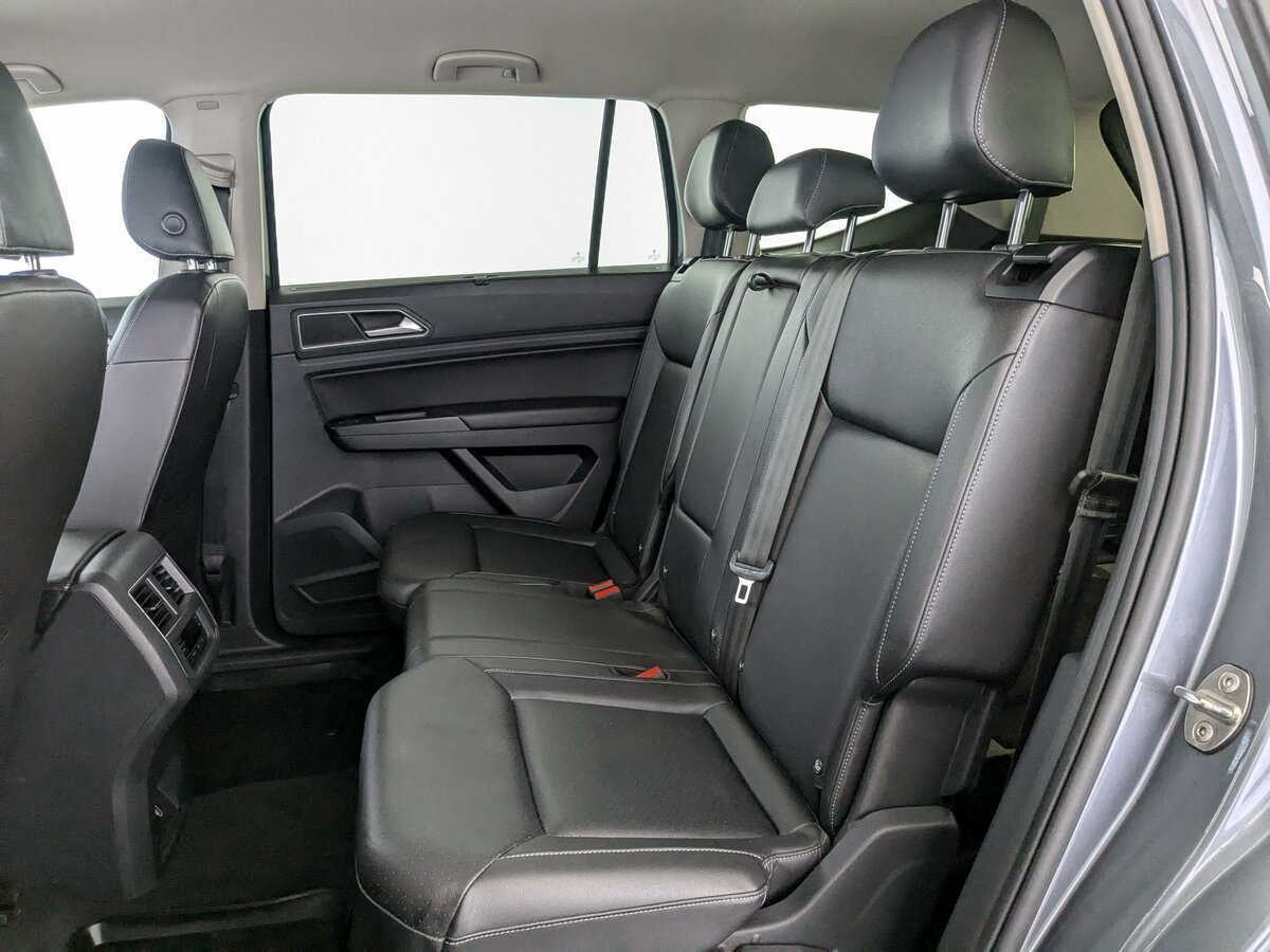 Купить Volkswagen Teramont с пробегом. Фото: #9
