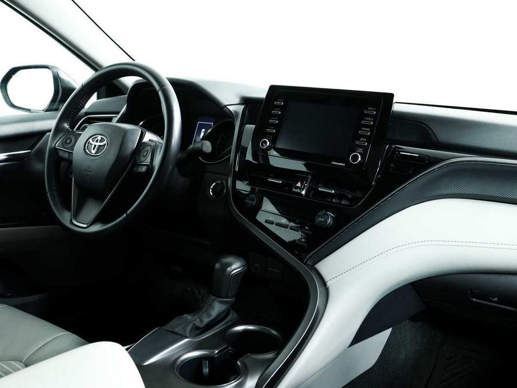 Купить Toyota Camry с пробегом. Фото: #8