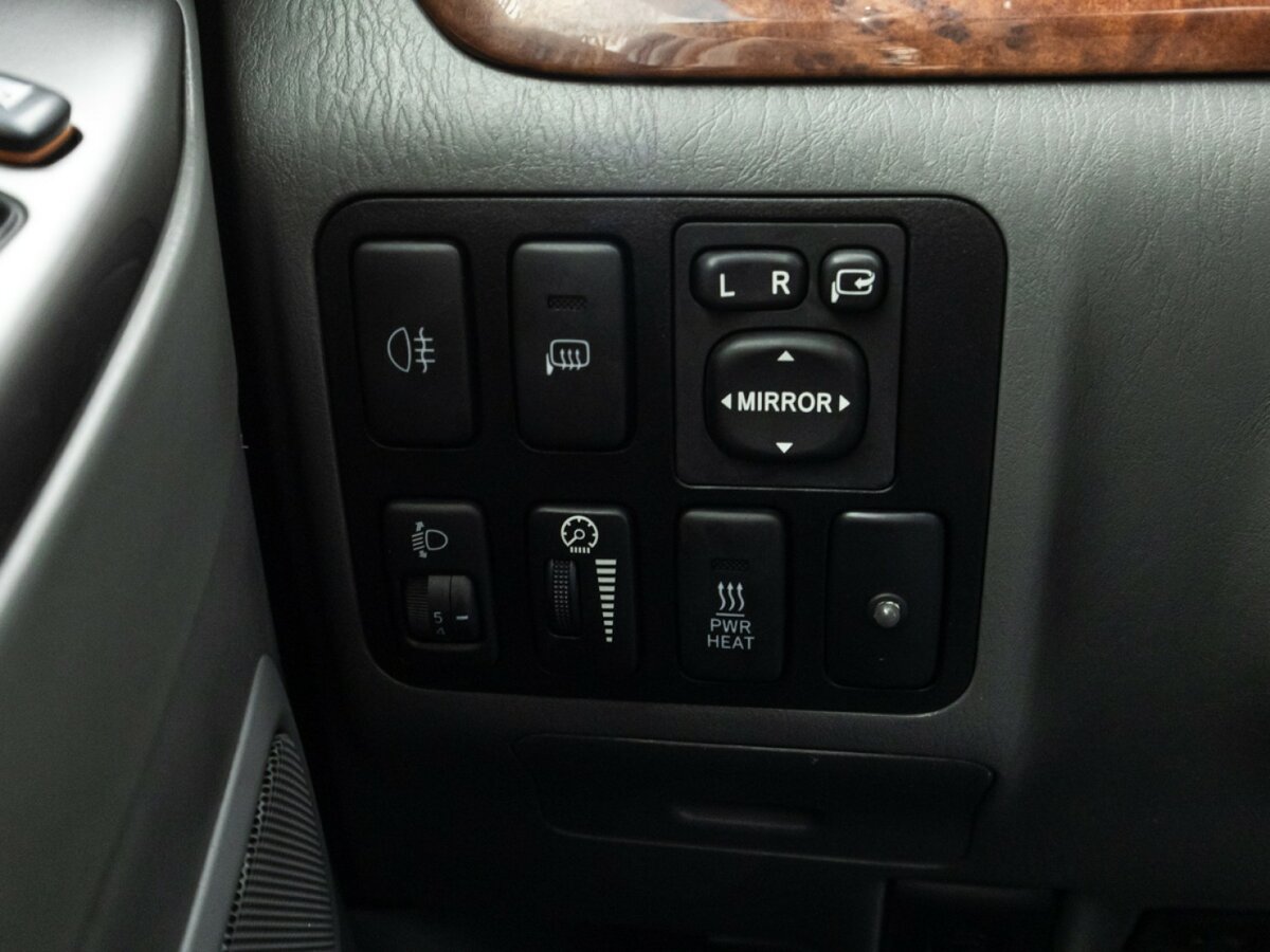 Купить Toyota Land Cruiser Prado с пробегом. Фото: #17