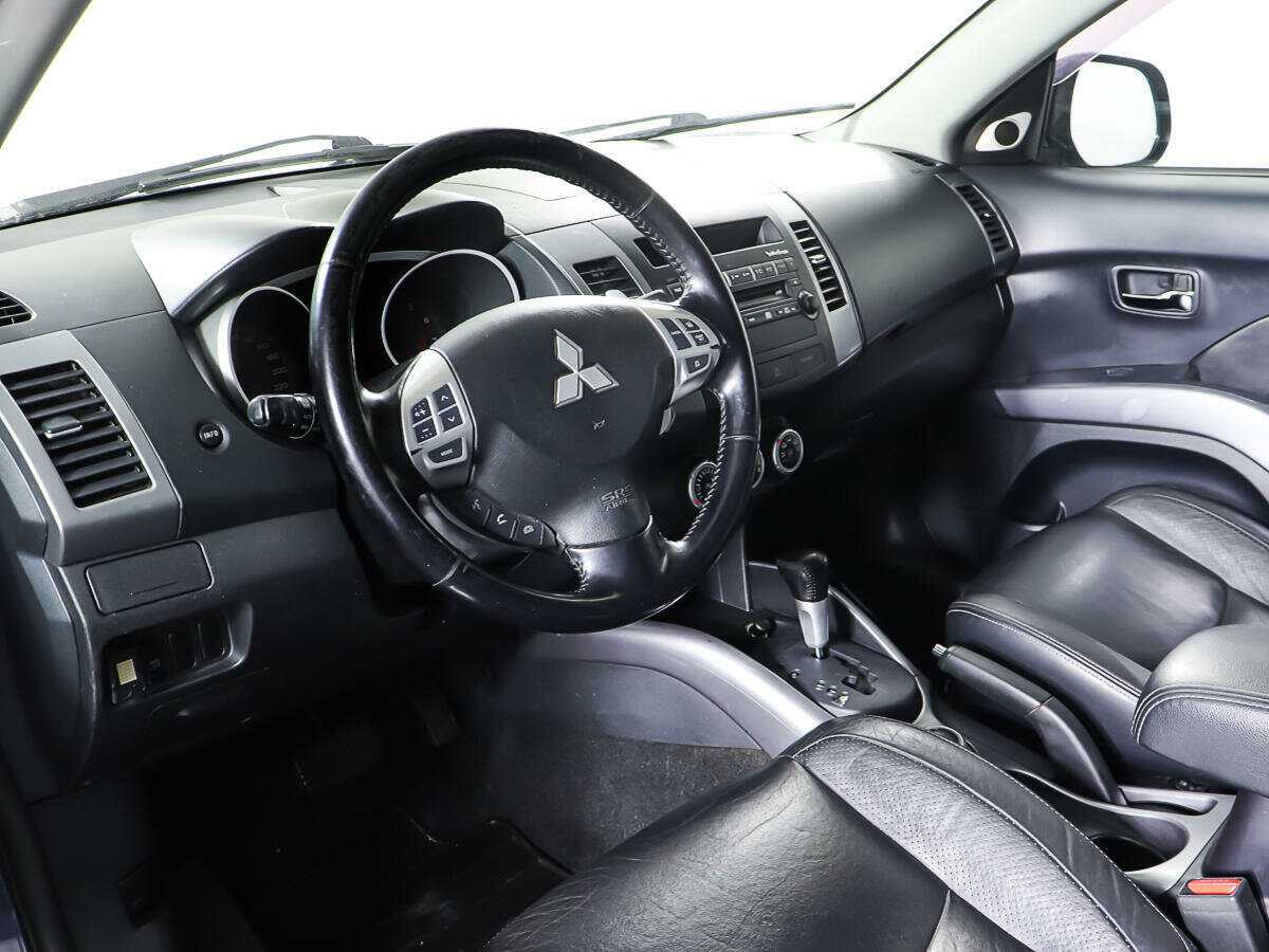 Купить Mitsubishi Outlander с пробегом. Фото: #12