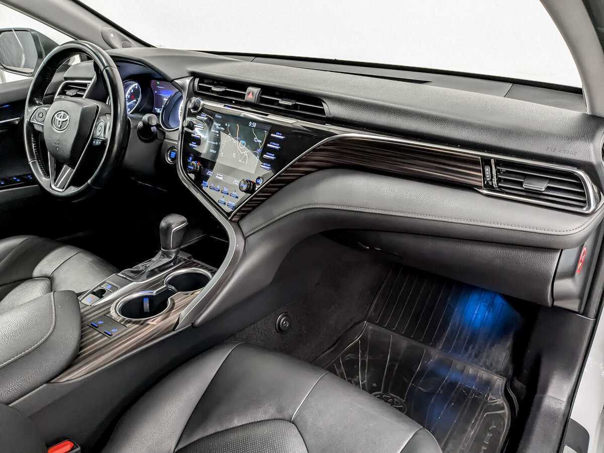 Купить Toyota Camry с пробегом. Фото: #10