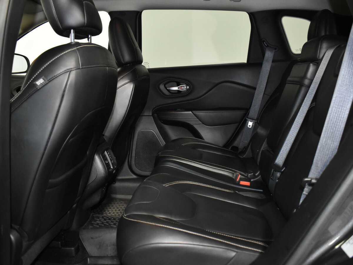 Купить Jeep Cherokee с пробегом. Фото: #19