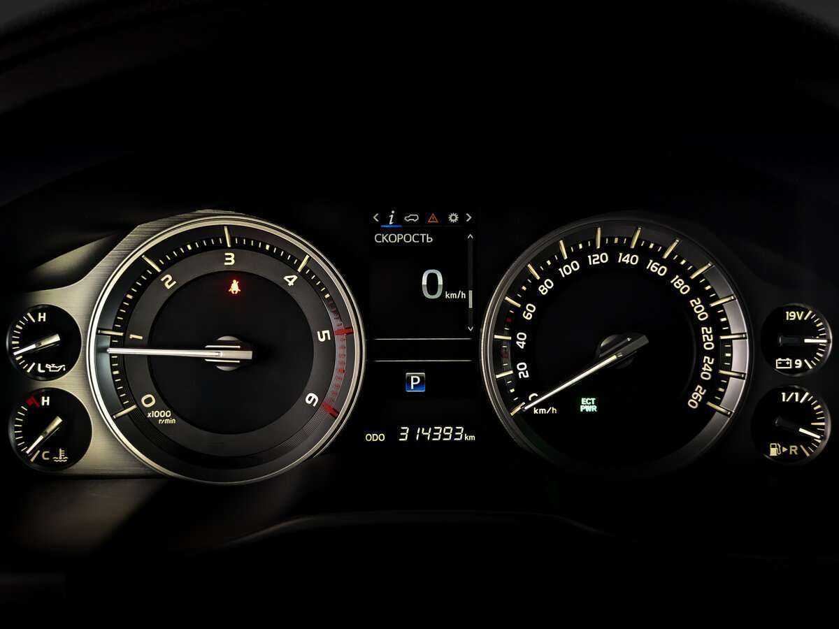 Купить Toyota Land Cruiser с пробегом. Фото: #10