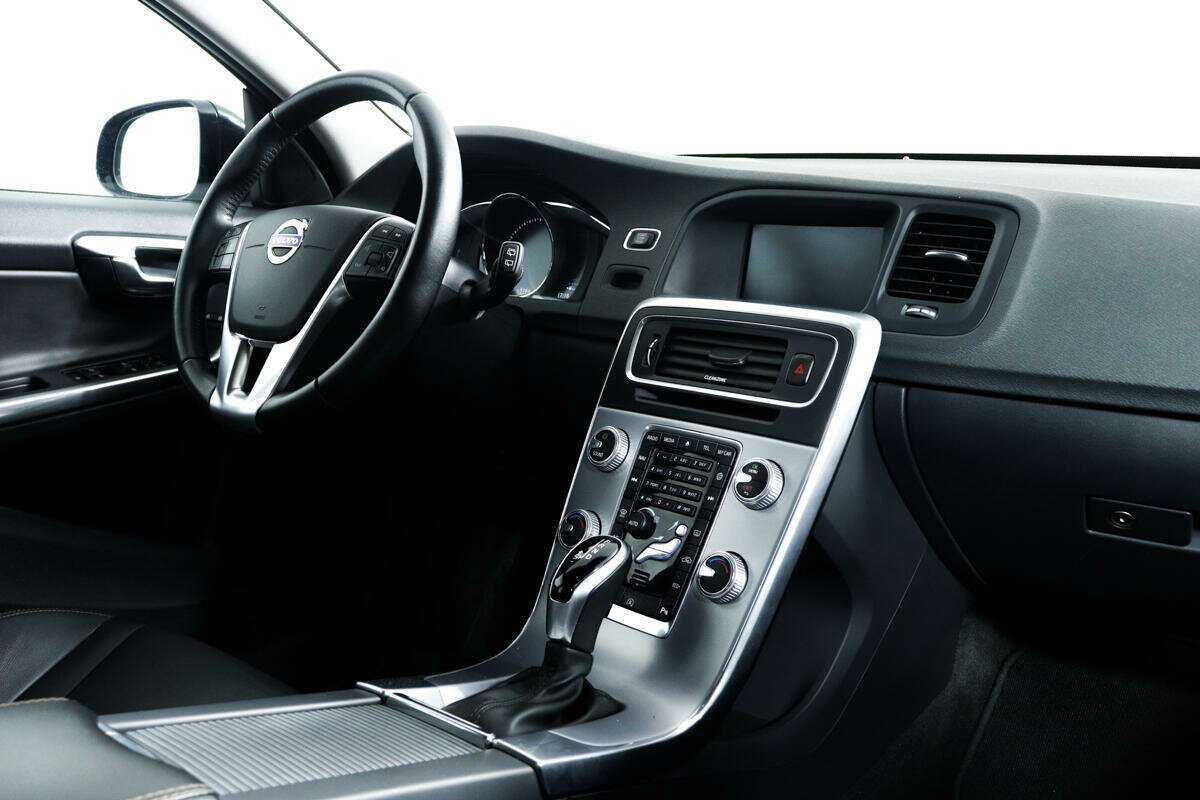 Купить Volvo V60 Cross Country с пробегом. Фото: #6