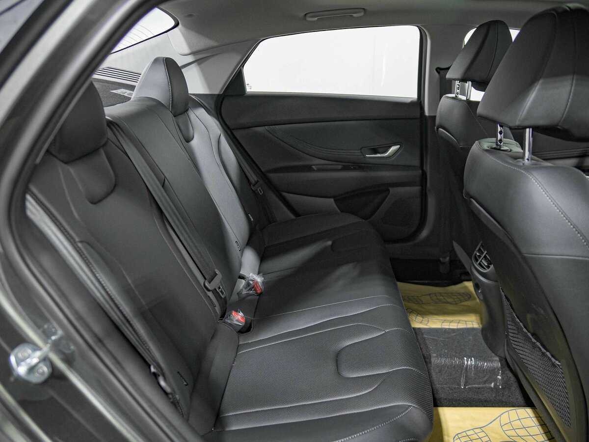 Купить Hyundai Elantra с пробегом. Фото: #13