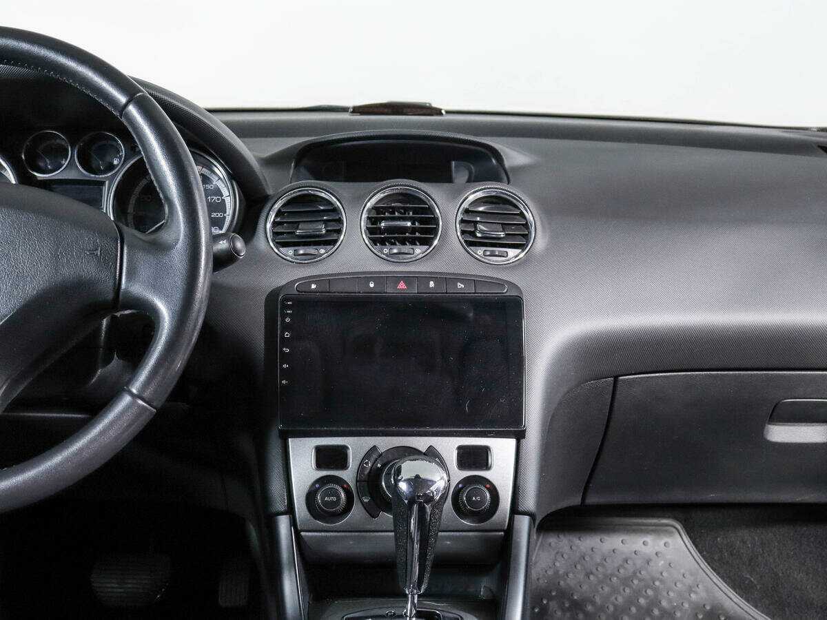 Купить Peugeot 408 с пробегом. Фото: #10