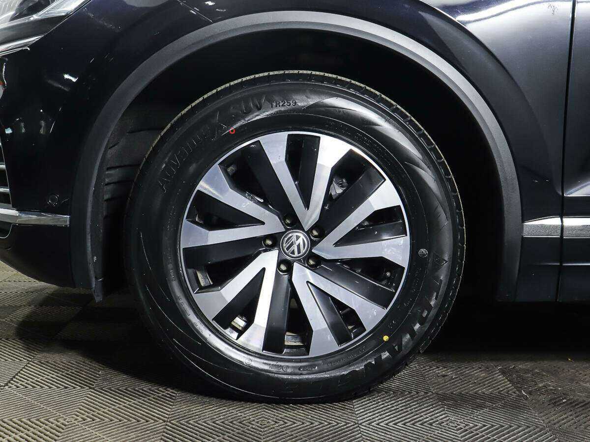 Купить Volkswagen Touareg с пробегом. Фото: #26