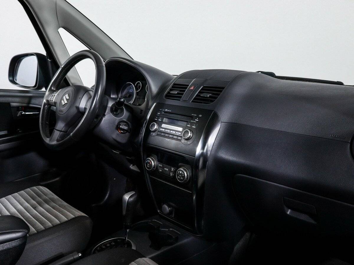Купить Suzuki SX4 с пробегом. Фото: #8