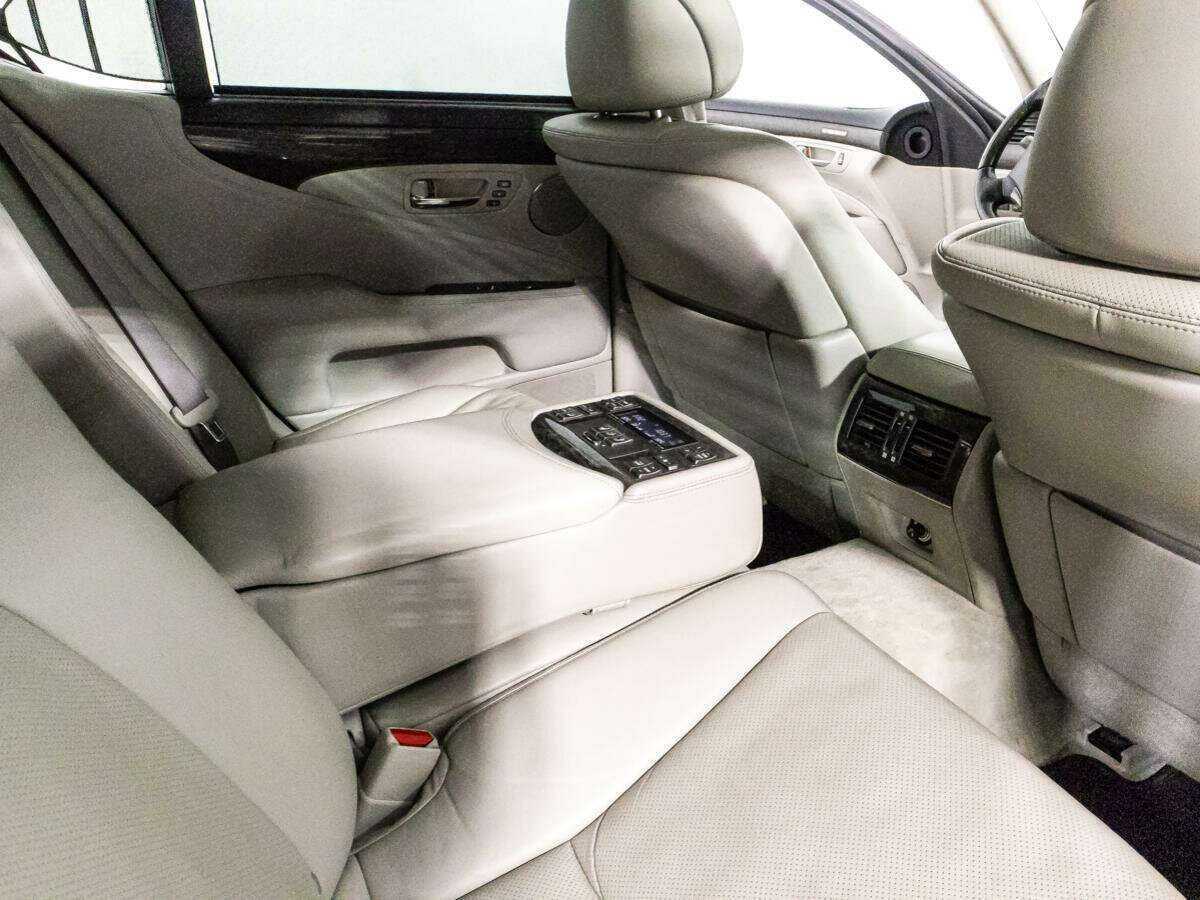 Купить Lexus LS с пробегом. Фото: #17