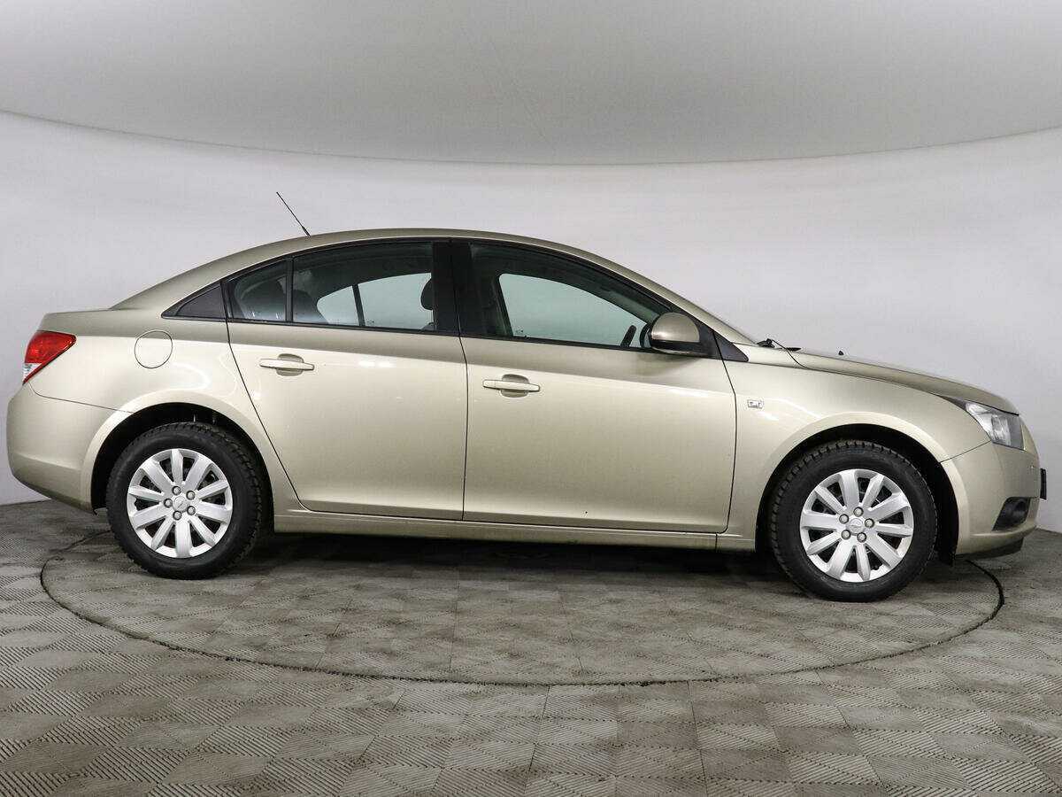 Купить Chevrolet Cruze с пробегом. Фото: #3