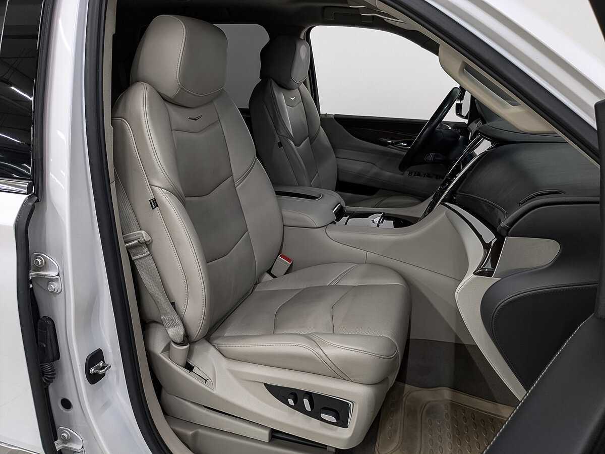 Купить Cadillac Escalade с пробегом. Фото: #22