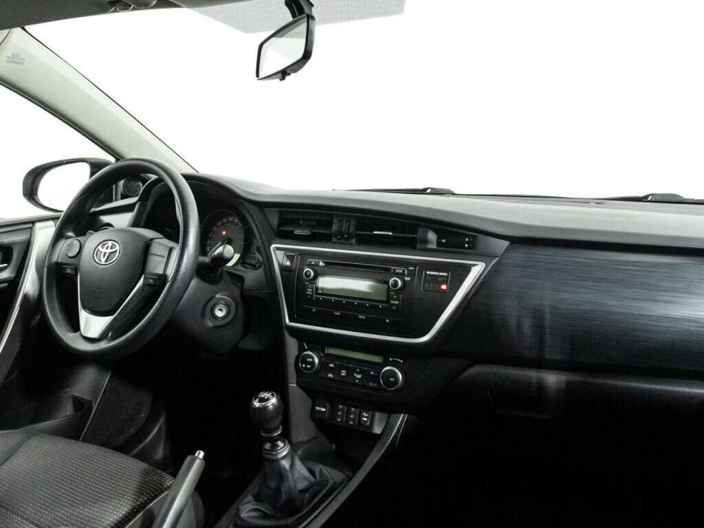 Купить Toyota Auris с пробегом. Фото: #8