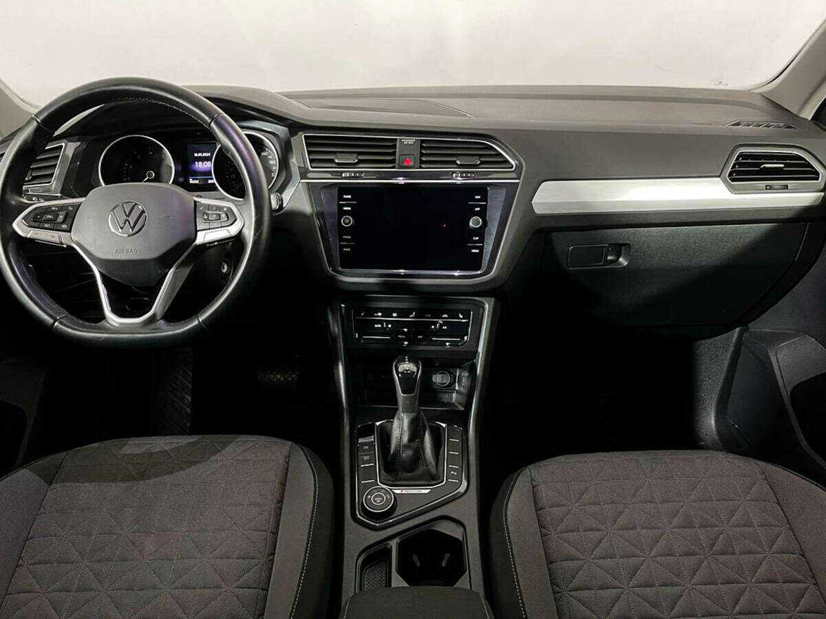 Купить Volkswagen Tiguan с пробегом. Фото: #9