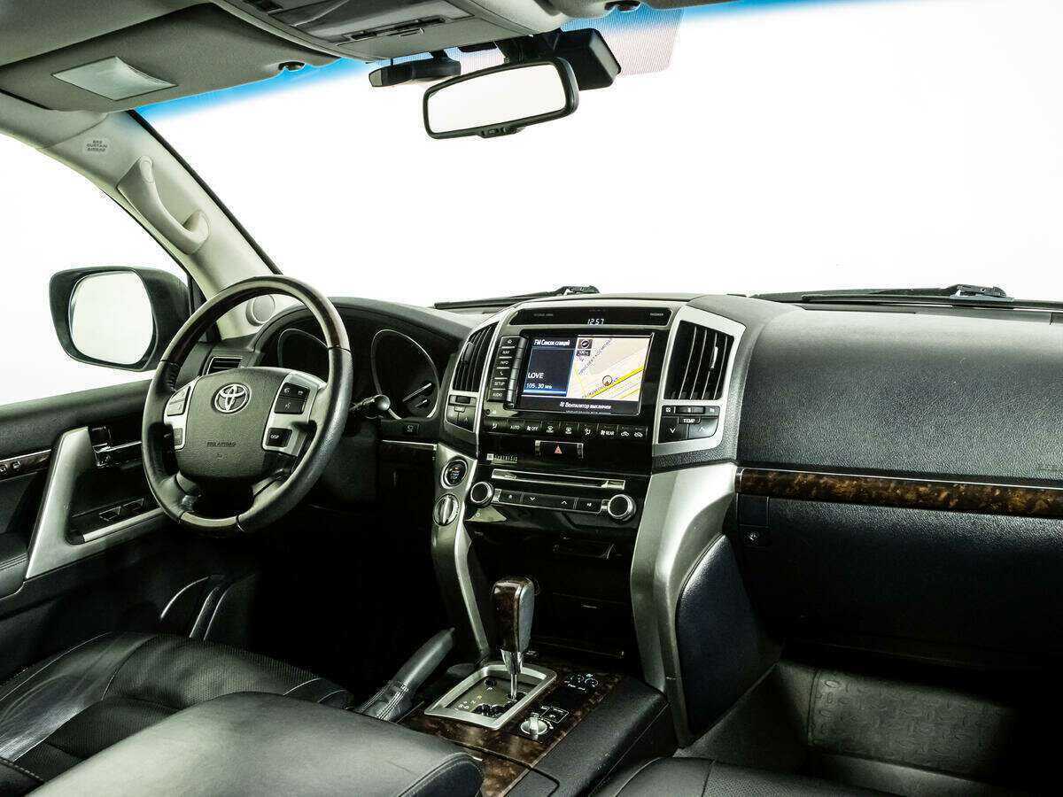 Купить Toyota Land Cruiser с пробегом. Фото: #6