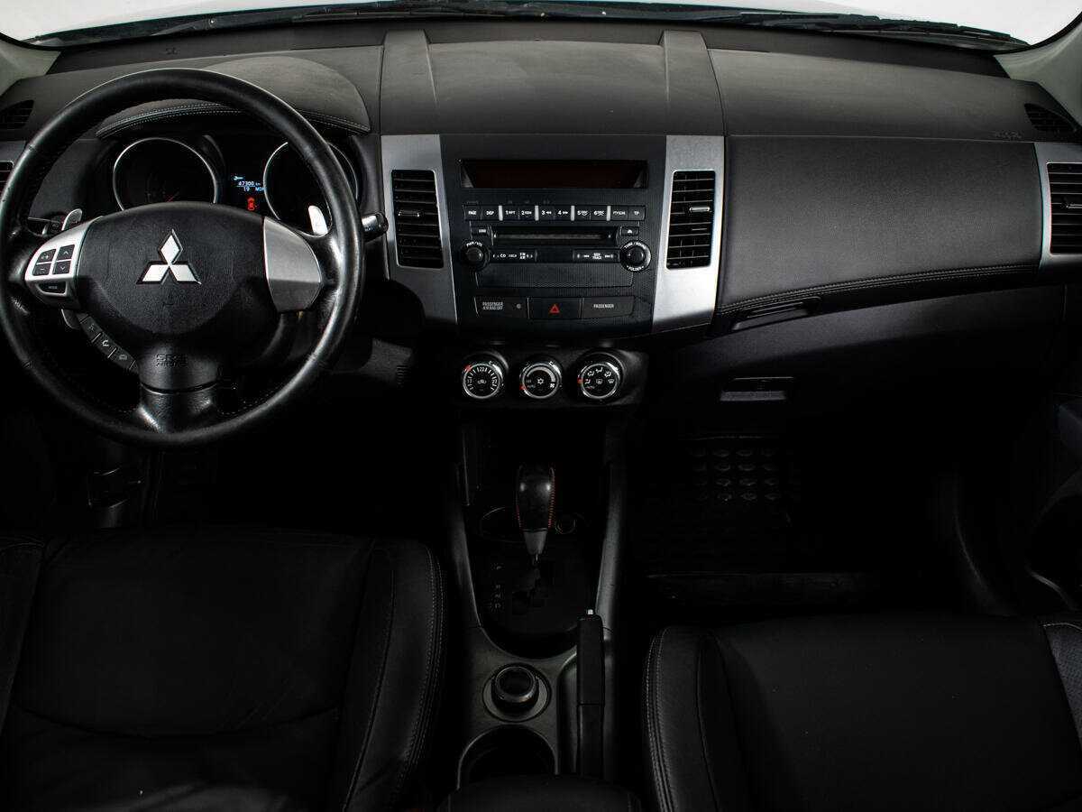 Купить Mitsubishi Outlander с пробегом. Фото: #9