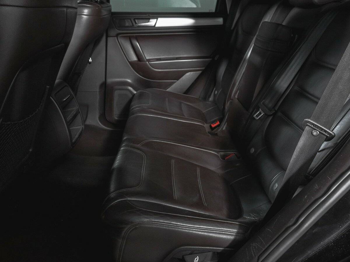 Купить Volkswagen Touareg с пробегом. Фото: #9
