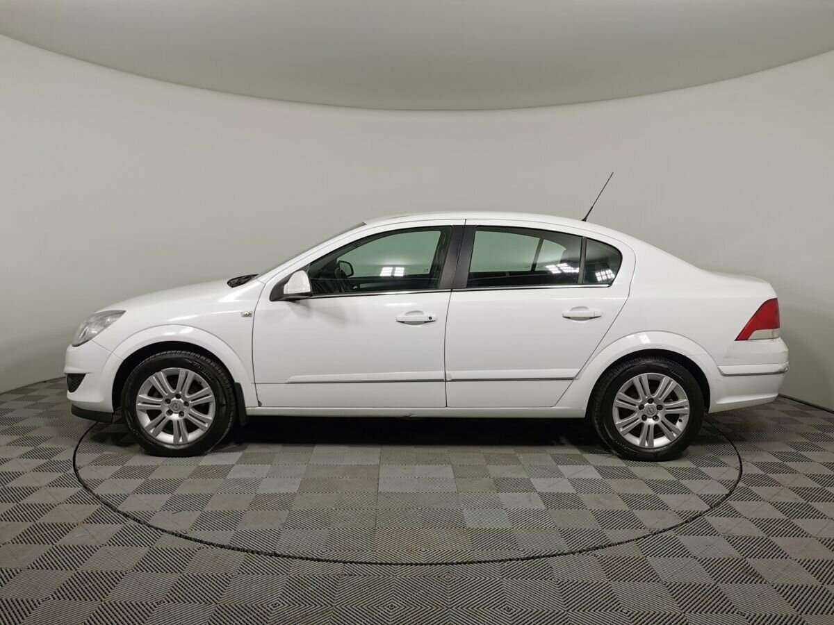 Купить Opel Astra с пробегом. Фото: #4