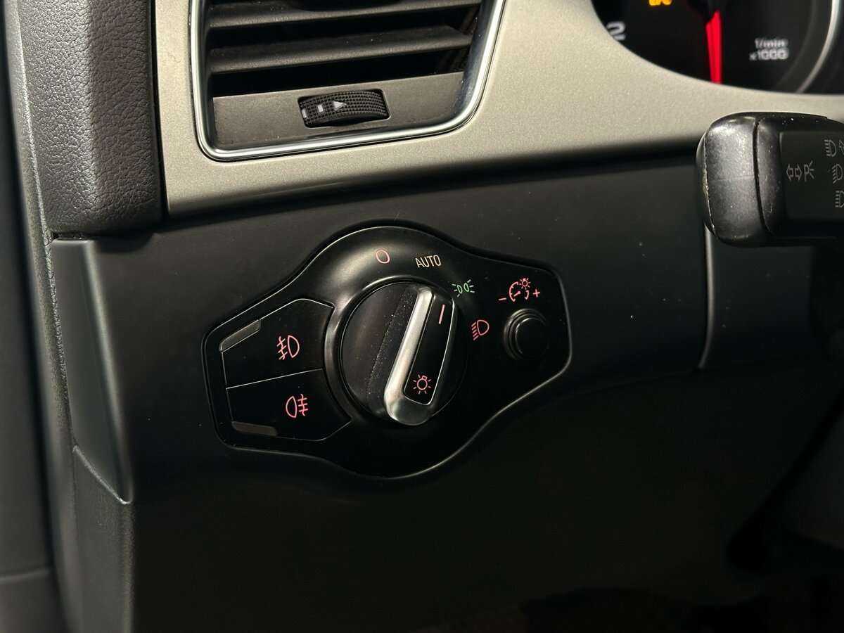 Купить Audi A4 с пробегом. Фото: #14