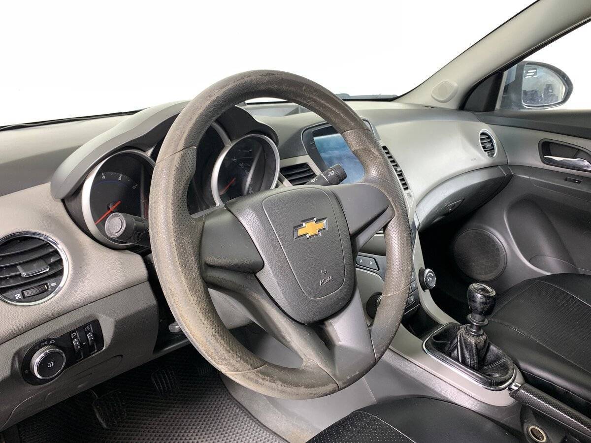 Купить Chevrolet Cruze с пробегом. Фото: #10