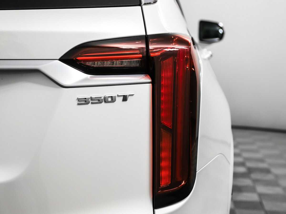 Купить Cadillac XT6 с пробегом. Фото: #17
