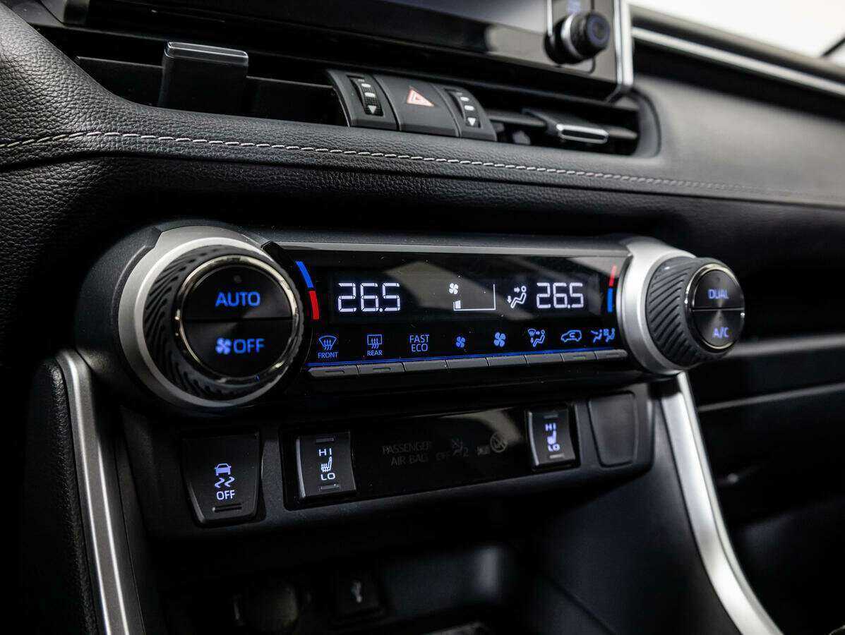Купить Toyota RAV4 с пробегом. Фото: #12