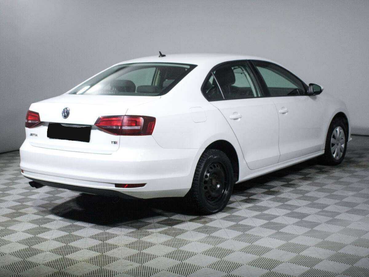 Купить Volkswagen Jetta с пробегом. Фото: #4