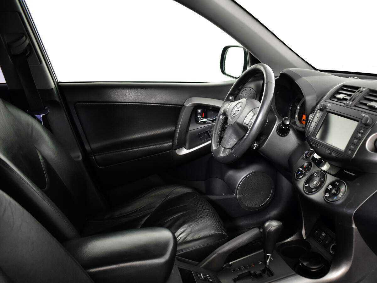 Купить Toyota RAV4 с пробегом. Фото: #8