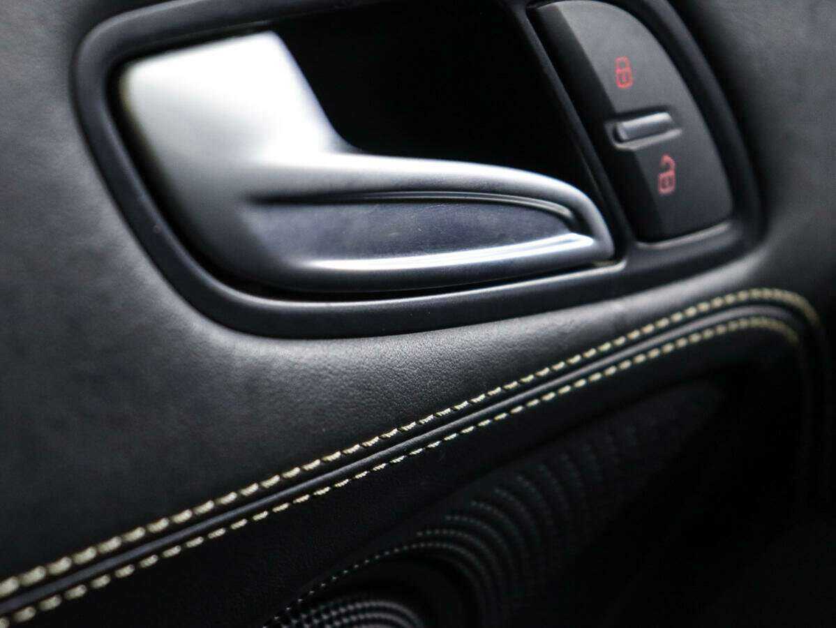 Купить Audi R8 с пробегом. Фото: #25