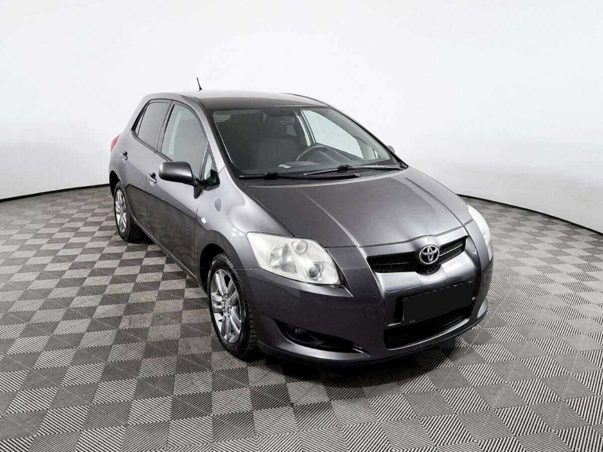 Купить Toyota Auris с пробегом. Фото: #2