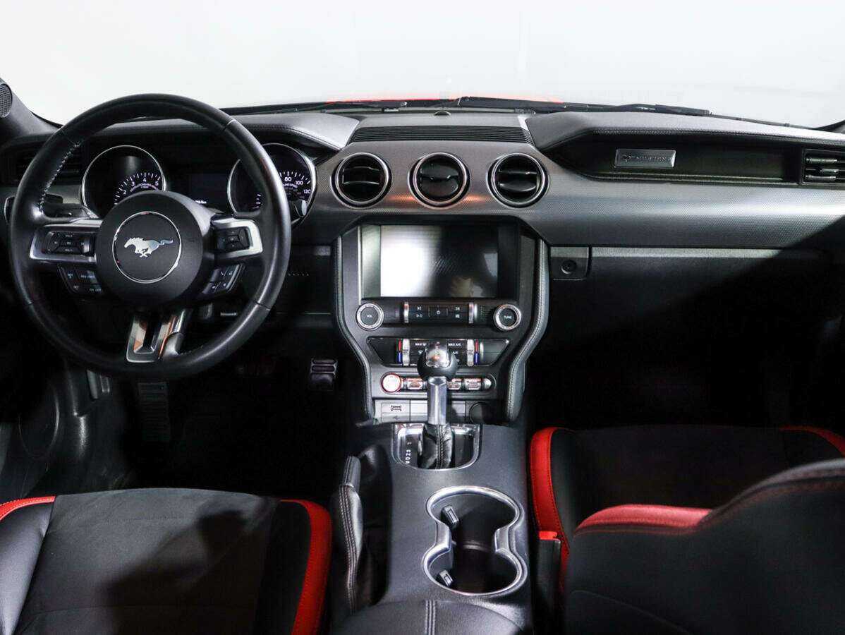 Купить Ford Mustang с пробегом. Фото: #11