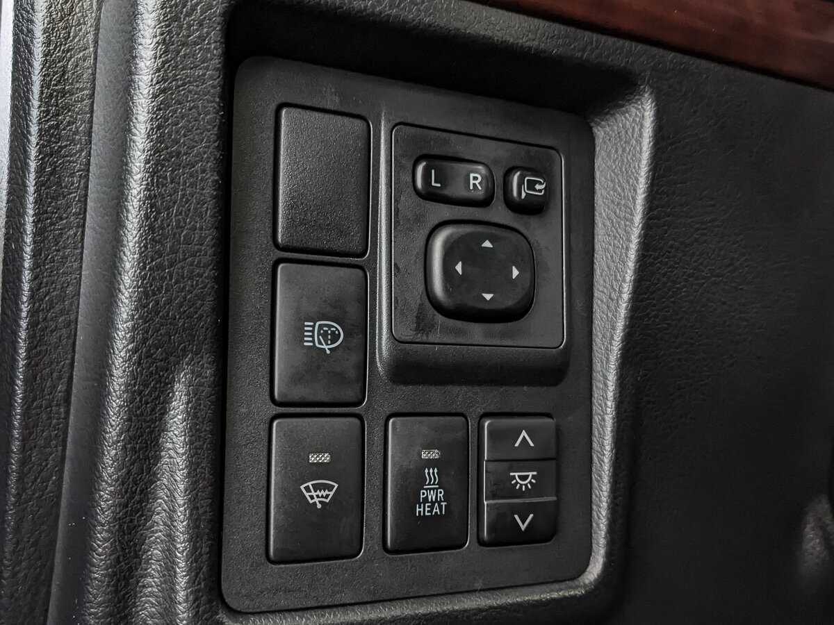 Купить Toyota Land Cruiser Prado с пробегом. Фото: #23