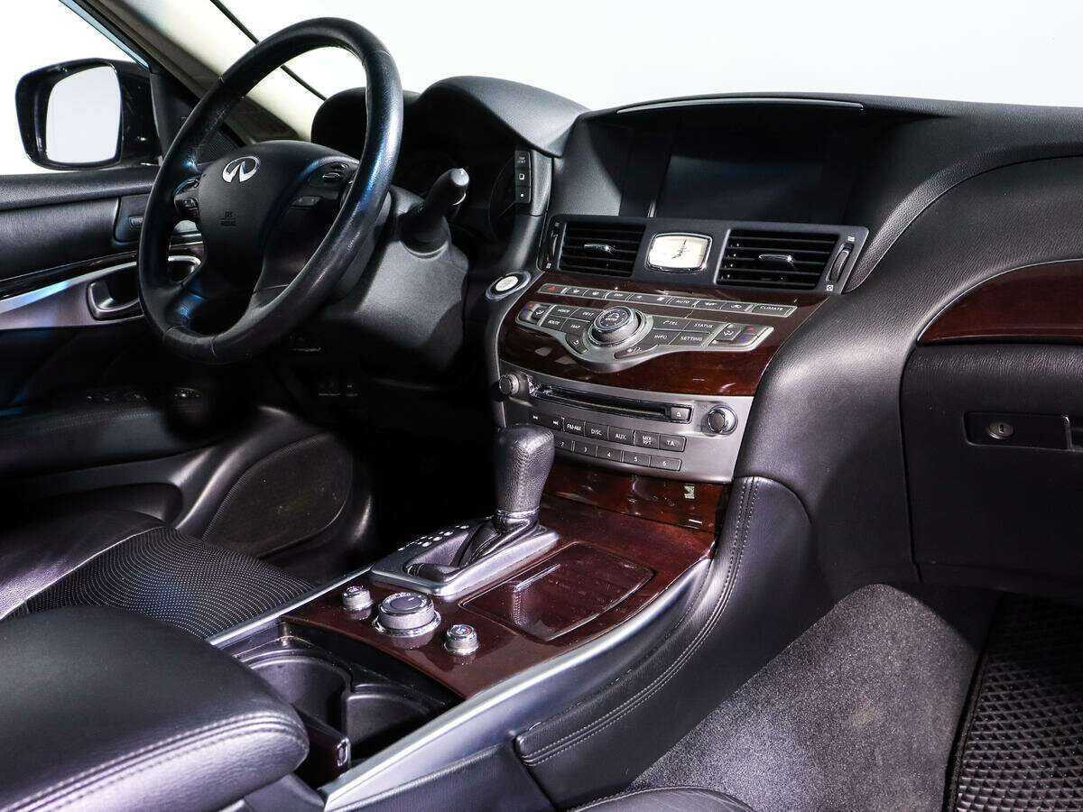 Купить Infiniti Q70 с пробегом. Фото: #3