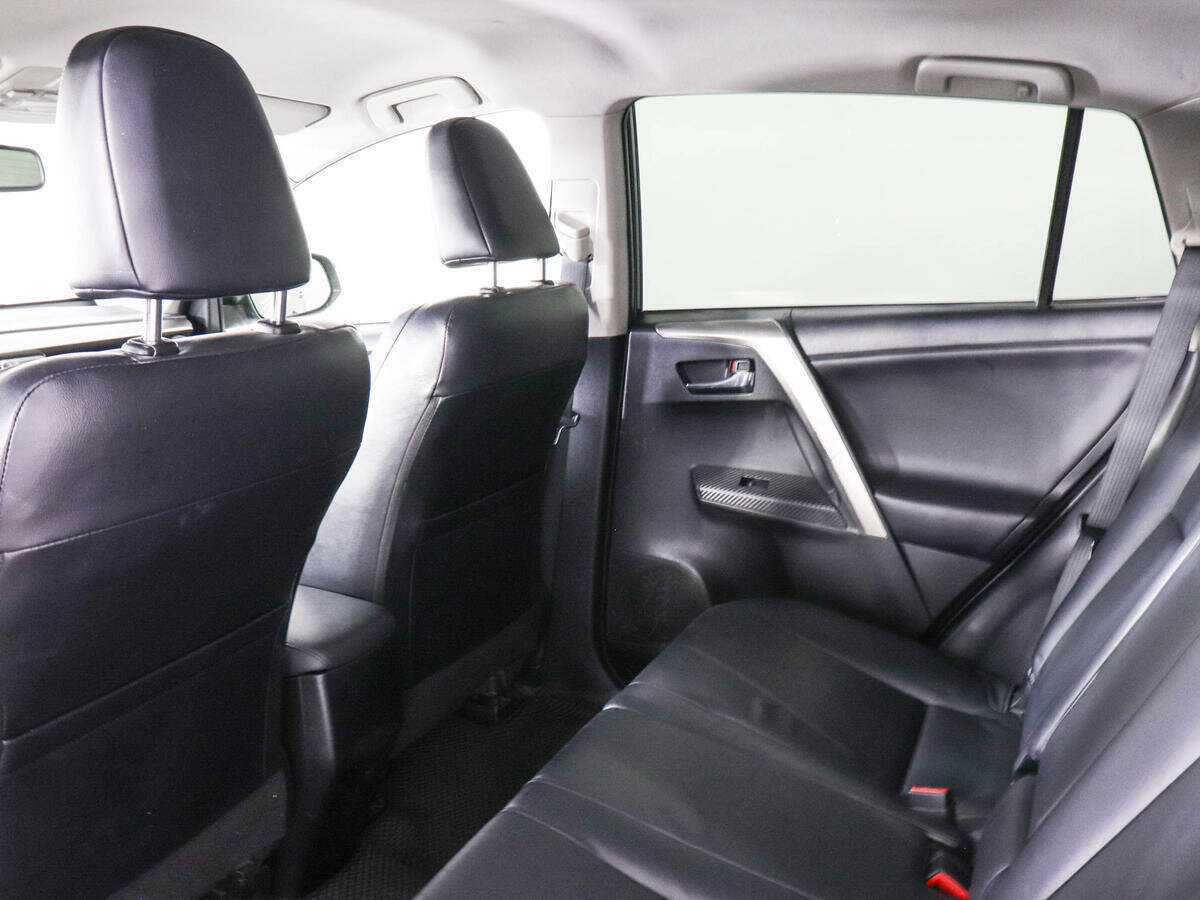 Купить Toyota RAV4 с пробегом. Фото: #11