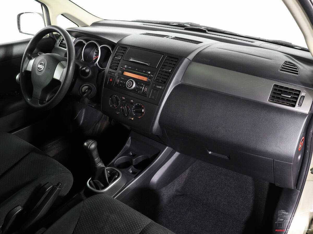 Купить Nissan Tiida с пробегом. Фото: #7