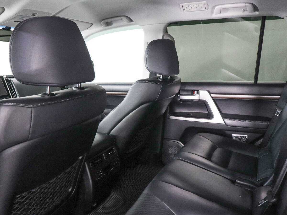 Купить Toyota Land Cruiser с пробегом. Фото: #11