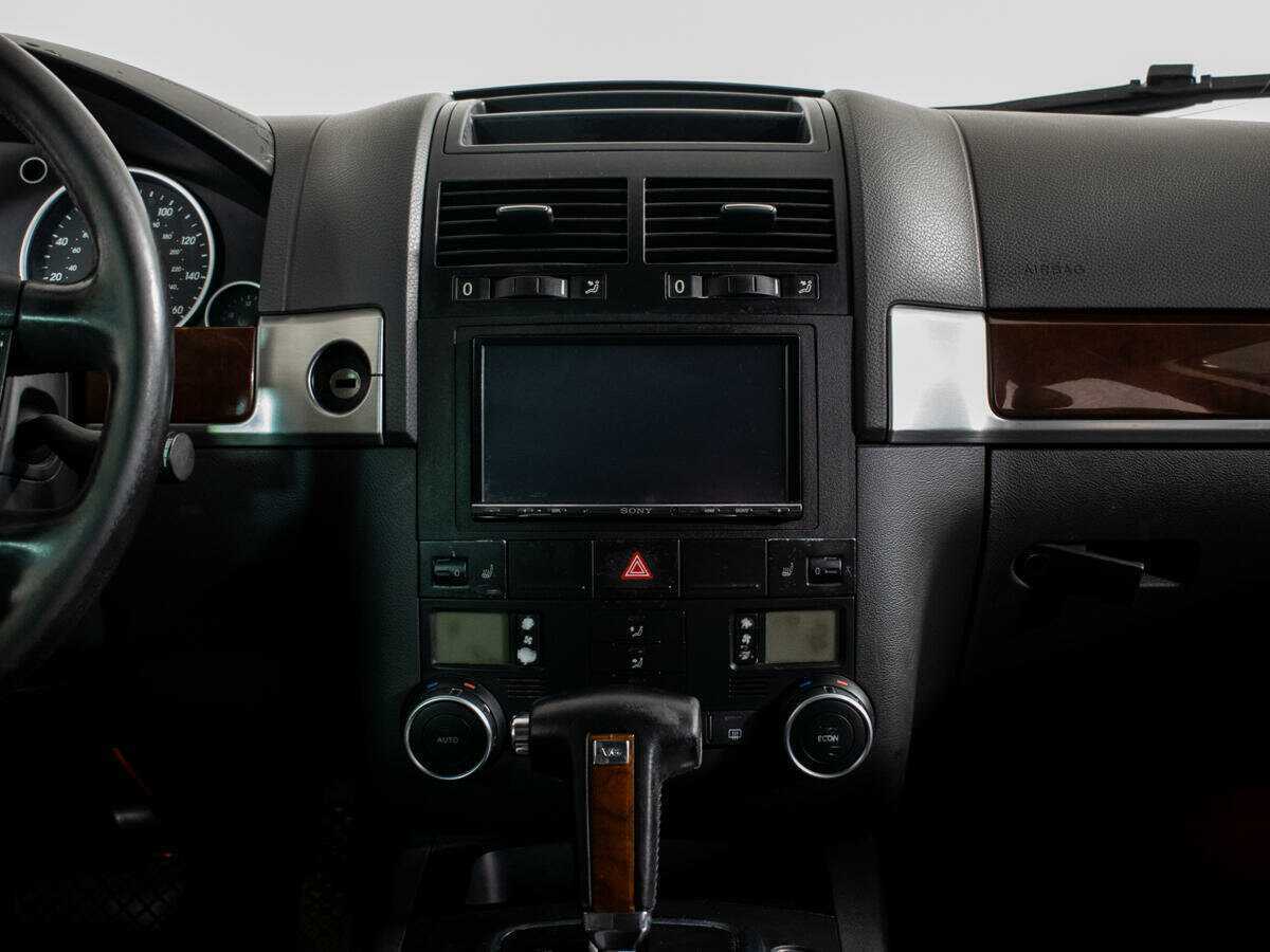 Купить Volkswagen Touareg с пробегом. Фото: #11