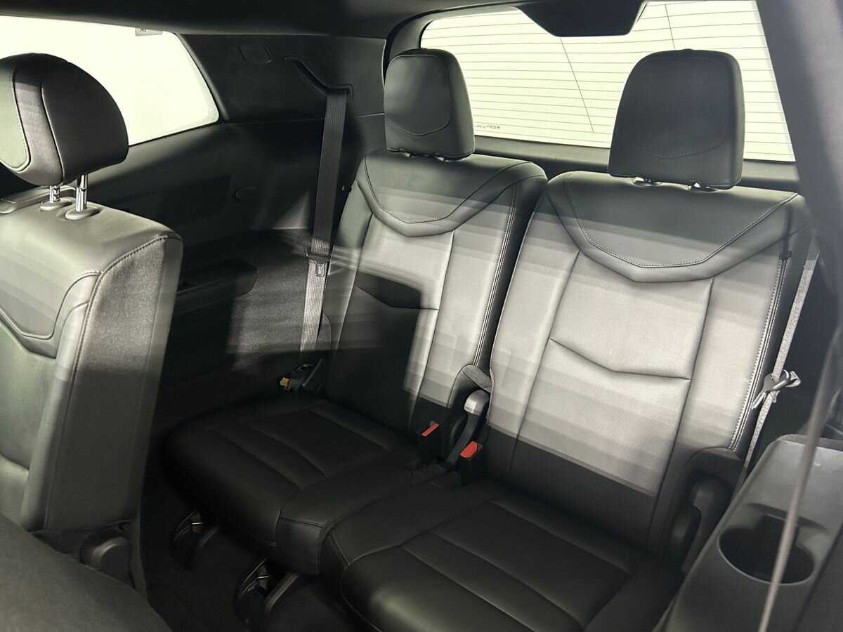 Купить Cadillac XT6 с пробегом. Фото: #16