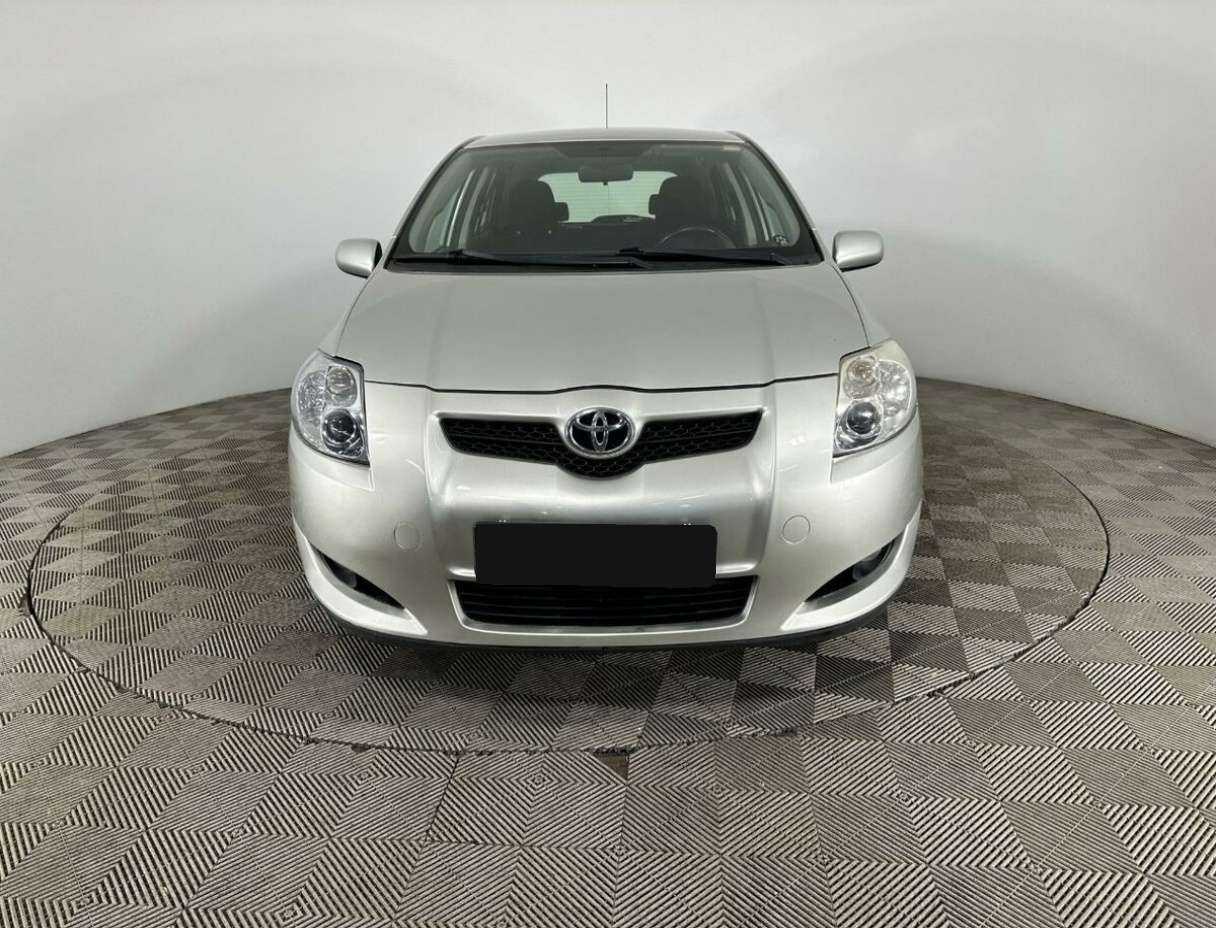 Купить Toyota Auris с пробегом. Фото: #1