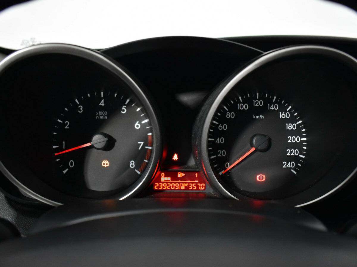 Купить Mazda 3 с пробегом. Фото: #11