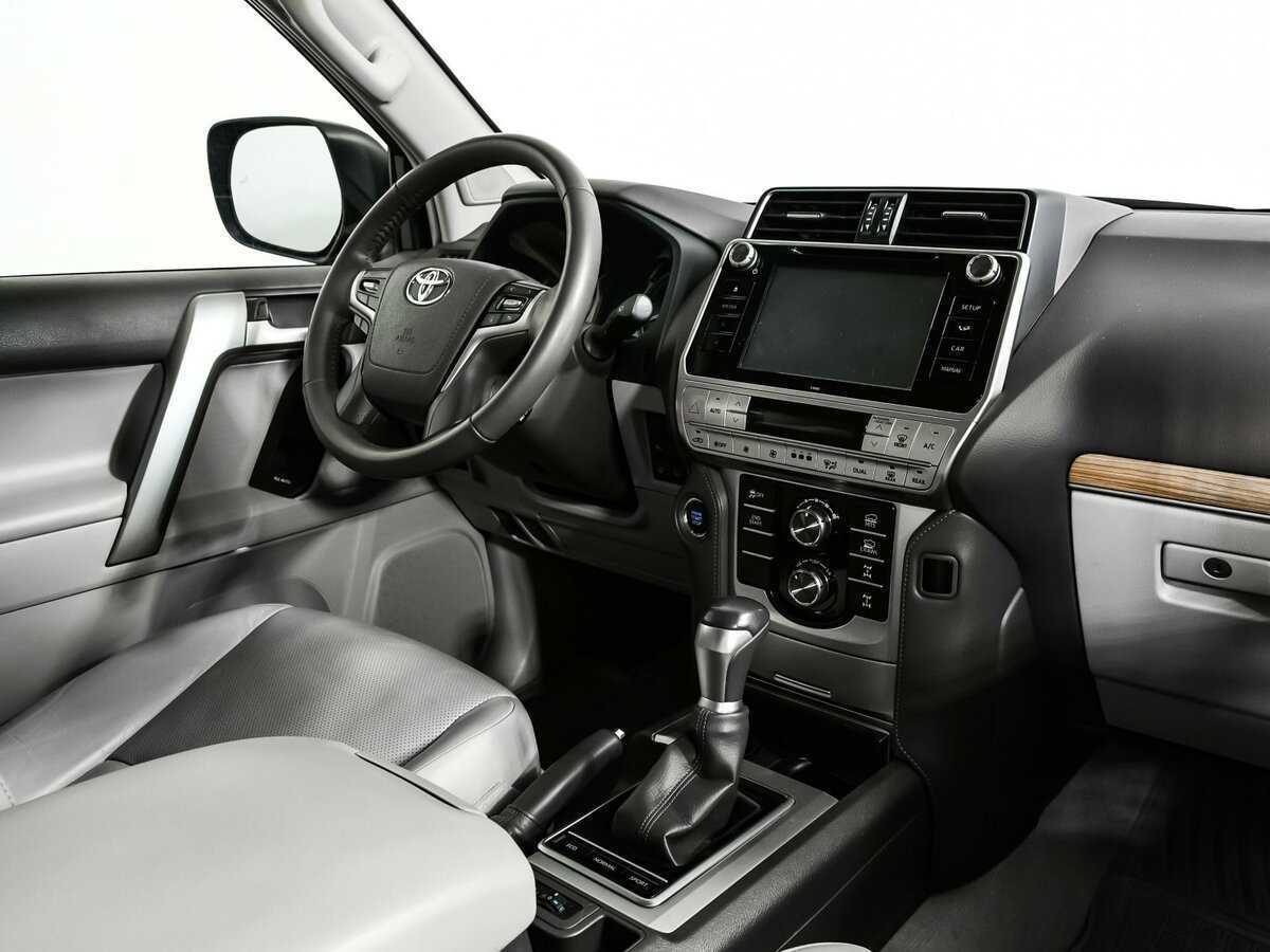 Купить Toyota Land Cruiser Prado с пробегом. Фото: #8