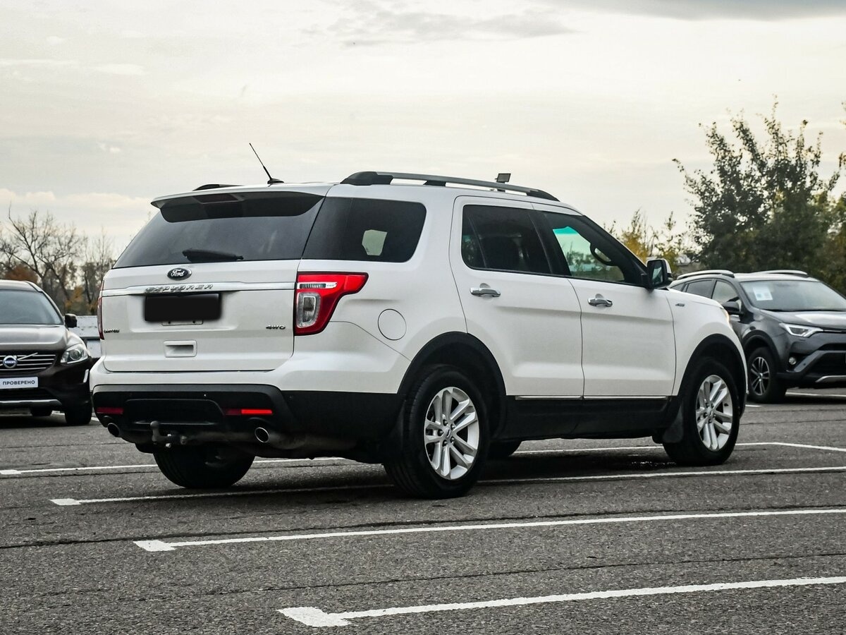 Купить Ford Explorer с пробегом. Фото: #4