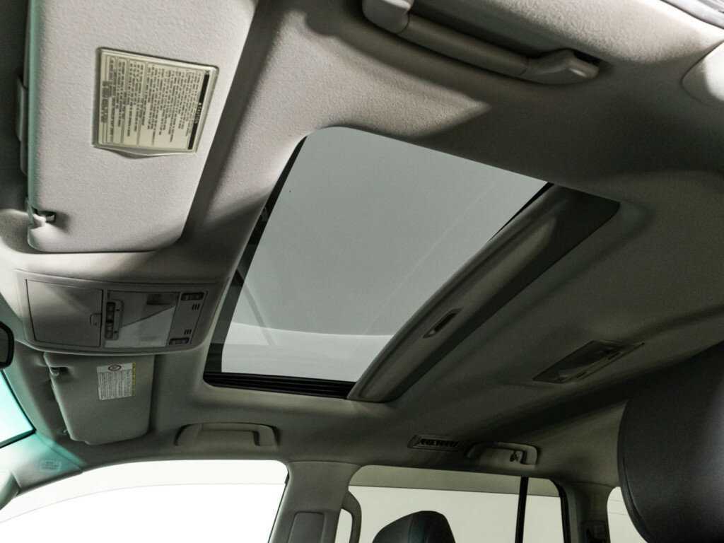 Купить Toyota Land Cruiser с пробегом. Фото: #15
