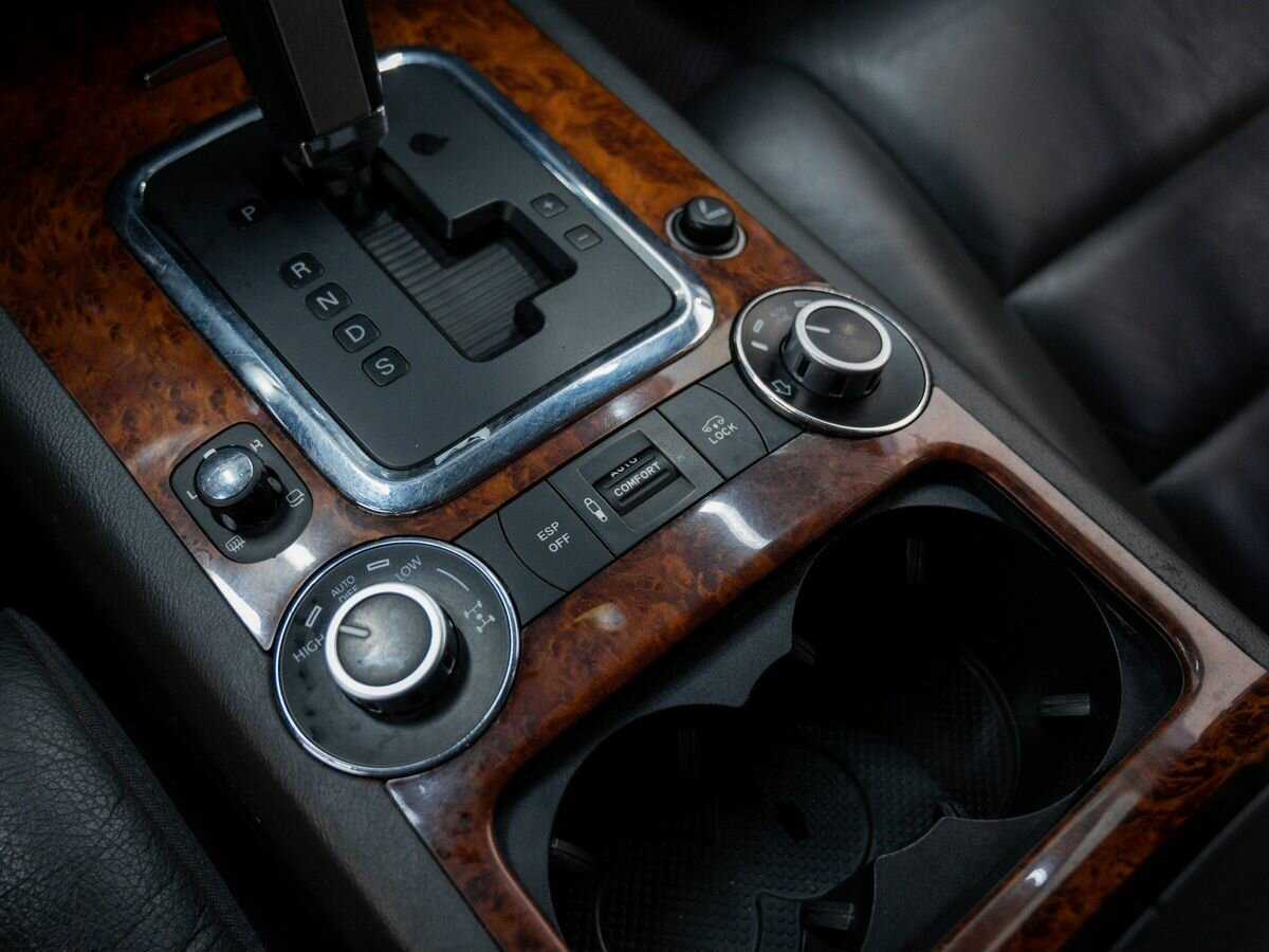 Купить Volkswagen Touareg с пробегом. Фото: #17