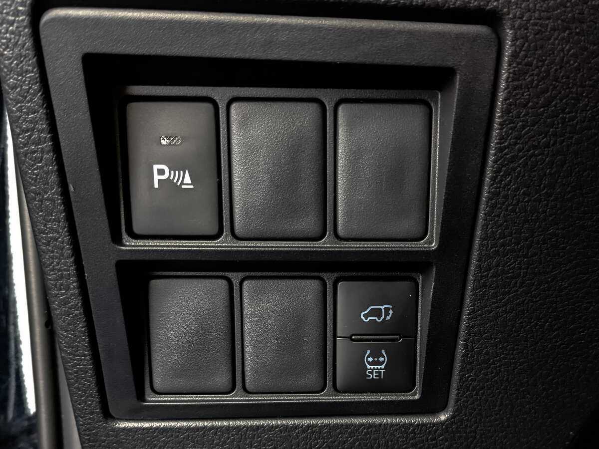 Купить Toyota Fortuner с пробегом. Фото: #23