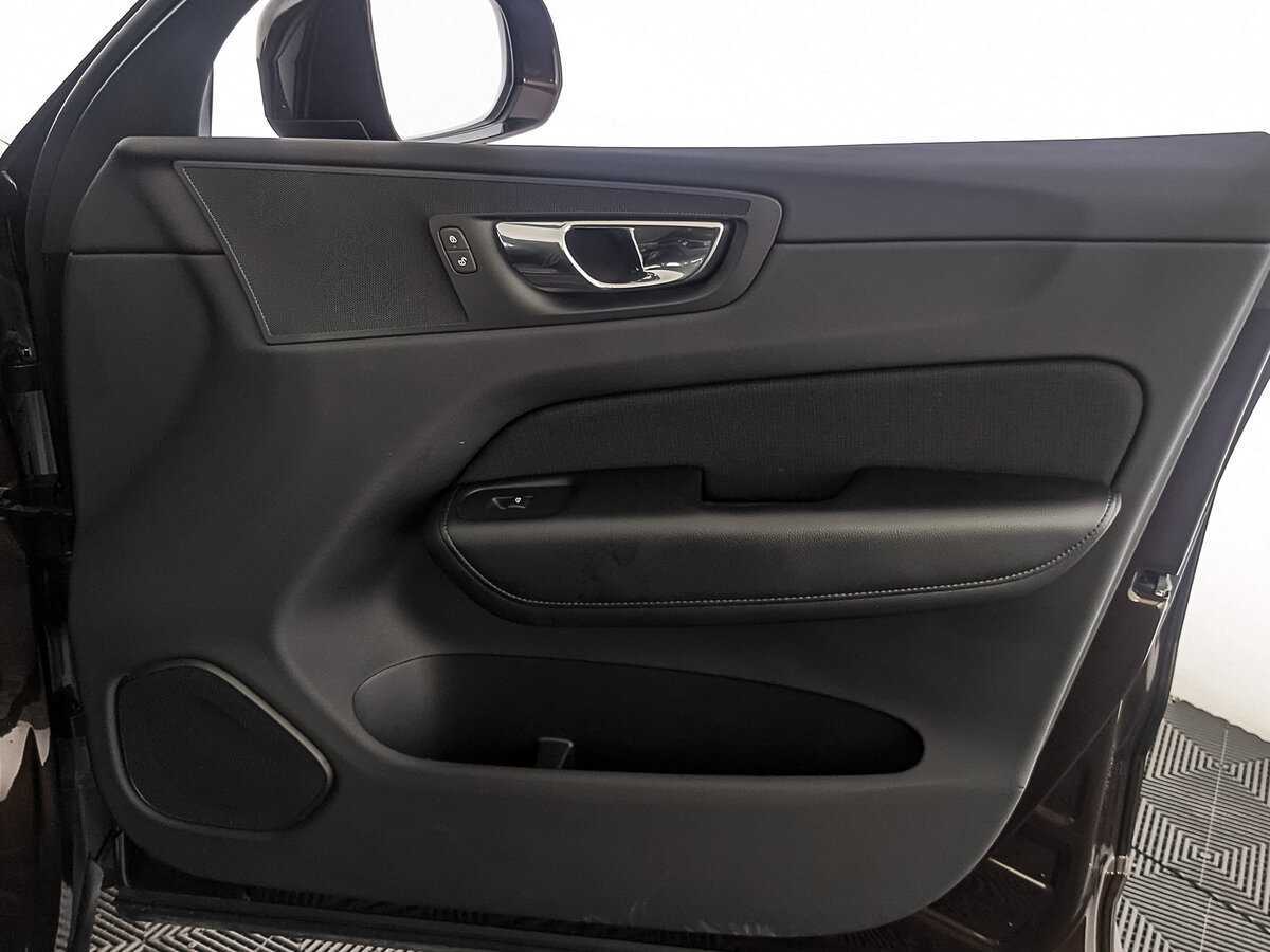 Купить Volvo XC60 с пробегом. Фото: #21
