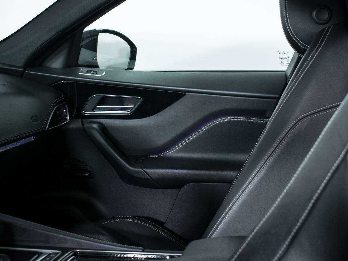Купить Jaguar F-Pace с пробегом. Фото: #14