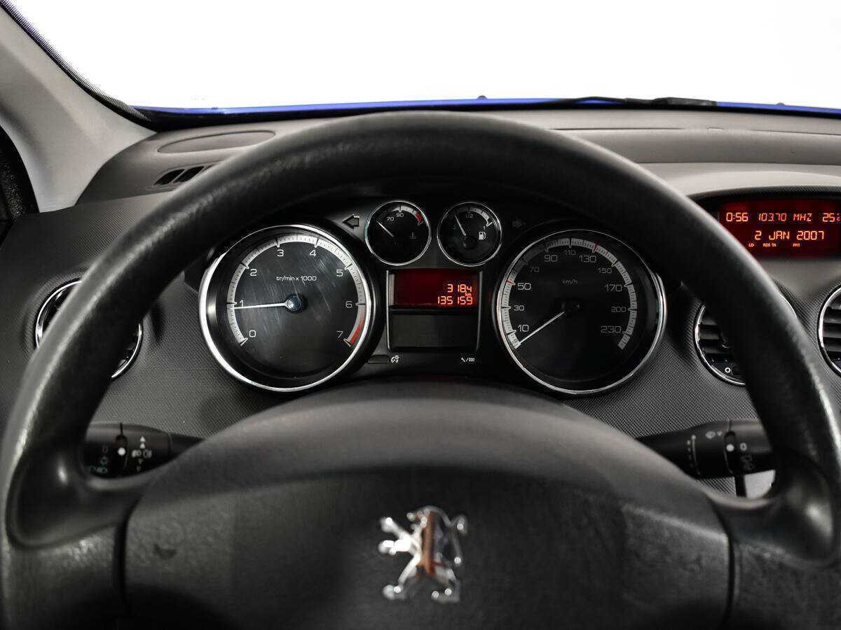 Купить Peugeot 308 с пробегом. Фото: #10