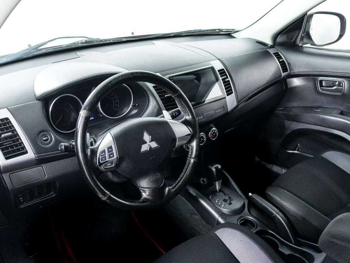 Купить Mitsubishi Outlander с пробегом. Фото: #9