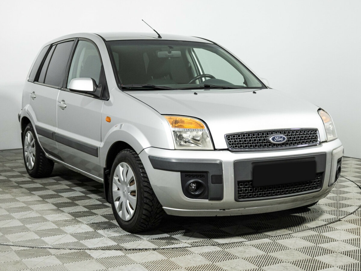 Купить Ford Fusion с пробегом. Фото: #2