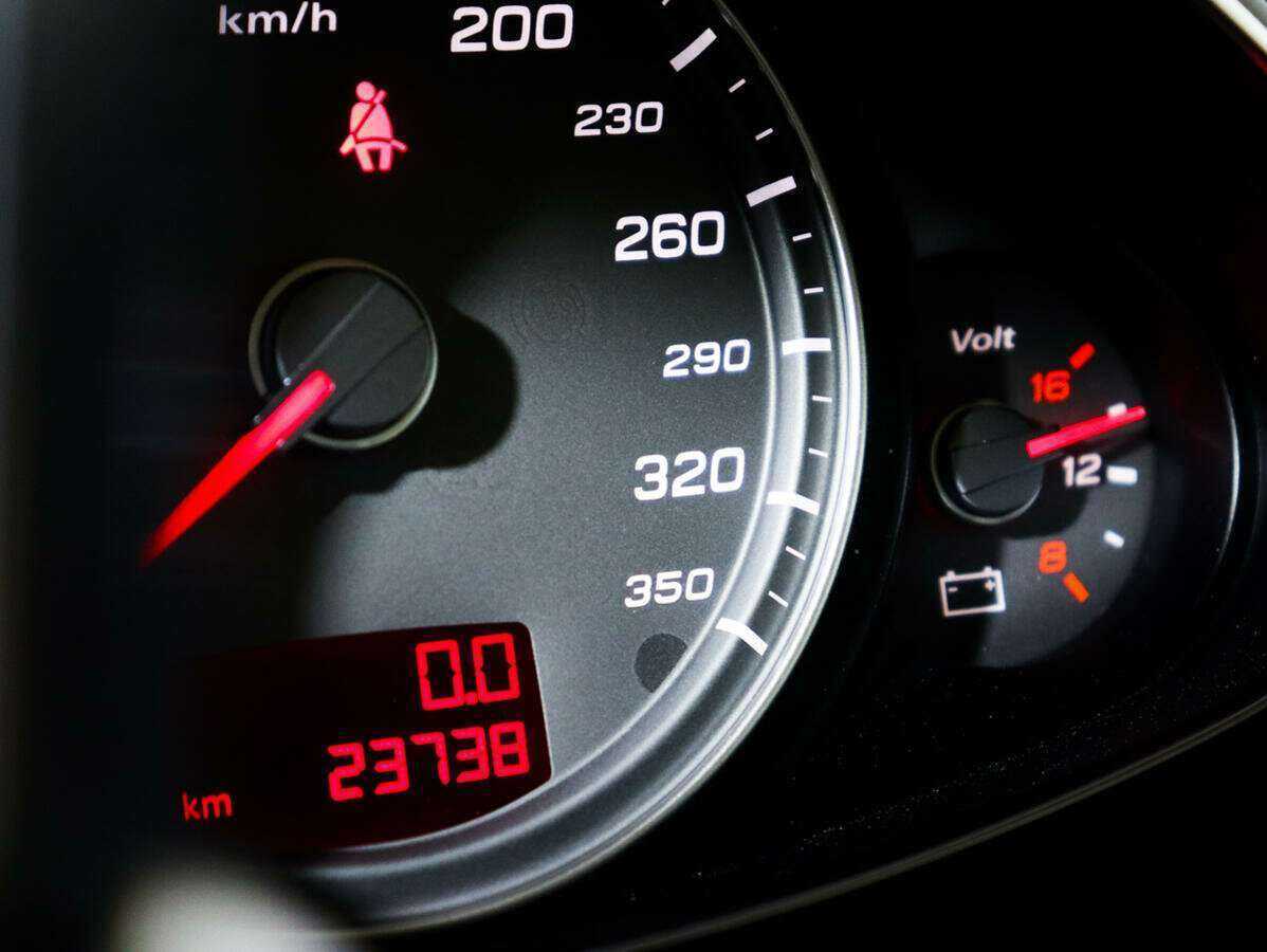 Купить Audi R8 с пробегом. Фото: #18